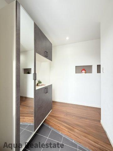 高松市円座町の新築一戸建の玄関|毎日通る玄関はこちらです