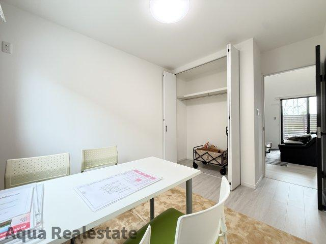 高松市円座町の新築一戸建の寝室