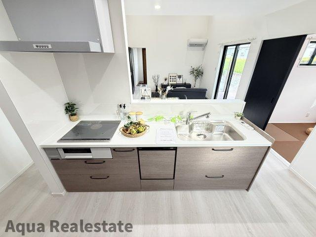 高松市円座町の新築一戸建のキッチン|コンパクトなキッチンで掃除もラクラク