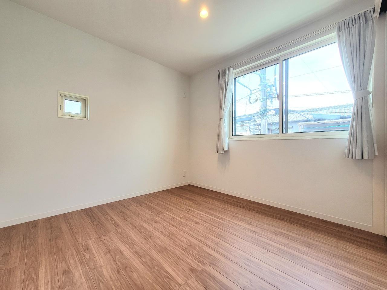 高知市高須3丁目　中古戸建ての洋室