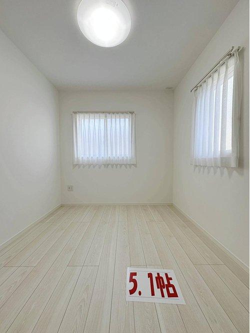 井口4丁目 【残り3邸】のその他|(2号棟)5.1帖の洋室☆