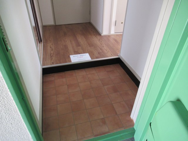 兵庫県公社　姫路市川１号棟の居間・リビング|居間です