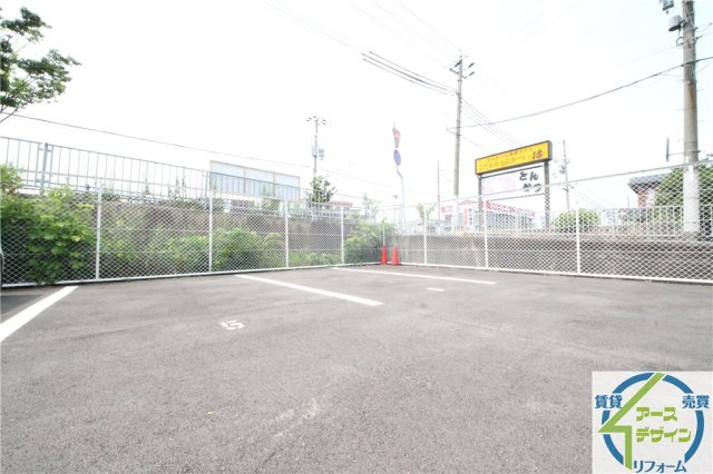 ソレイユ西神戸の駐車場