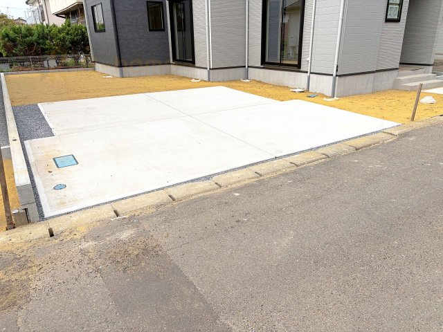 牛久市田宮町26期　新築戸建て　1号棟の駐車場|カースペースは2台お停めいただけます♪