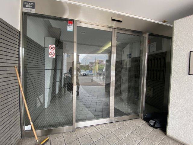 グランドール鴻池のエントランス