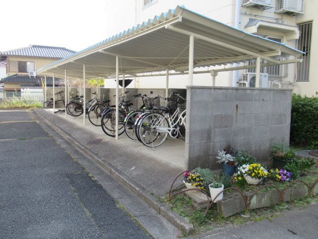 兵庫県公社　宝塚安倉（５）９号棟のその他共用部分|駐輪場があります