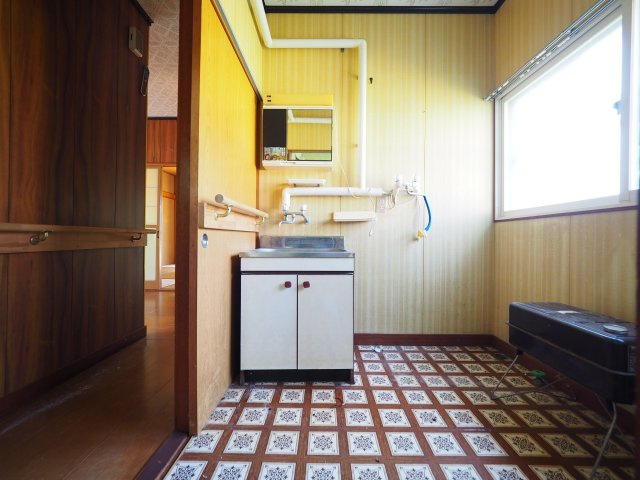  | 大仙市大曲西根字杉矢崎 5DKの車庫付き中古戸建て住宅