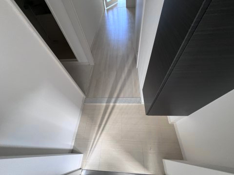 ツルトスコⅡ番館の玄関