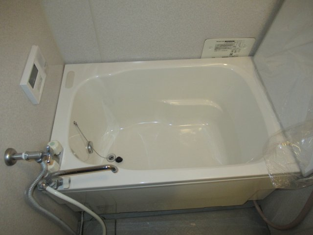 兵庫県公社　宝塚安倉（５）１３号棟の浴室|きれいなお風呂です
