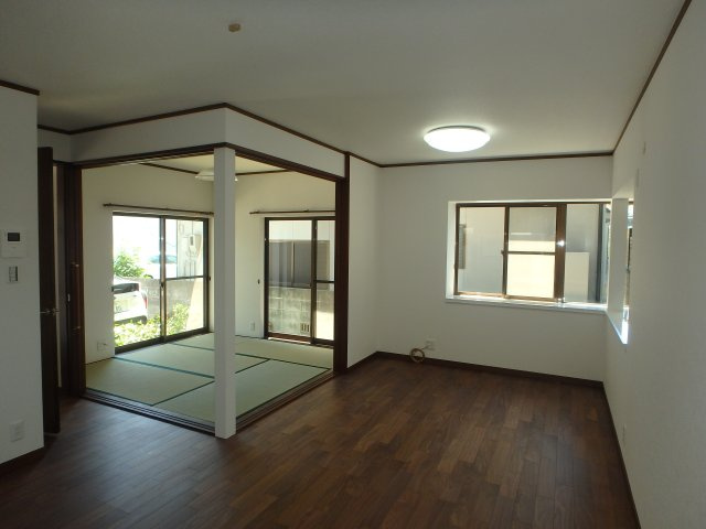 浜ノ茶屋　戸建貸家の居間・リビング