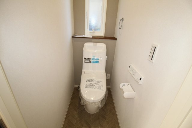香美市土佐山田町宝町2丁目　Ｂ号棟　新築戸建のトイレ|1F