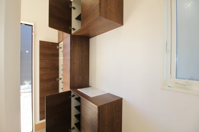 香美市土佐山田町宝町2丁目　Ｂ号棟　新築戸建の収納|玄関収納