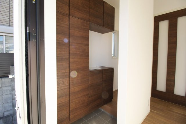 香美市土佐山田町宝町2丁目　Ｂ号棟　新築戸建の収納|玄関収納