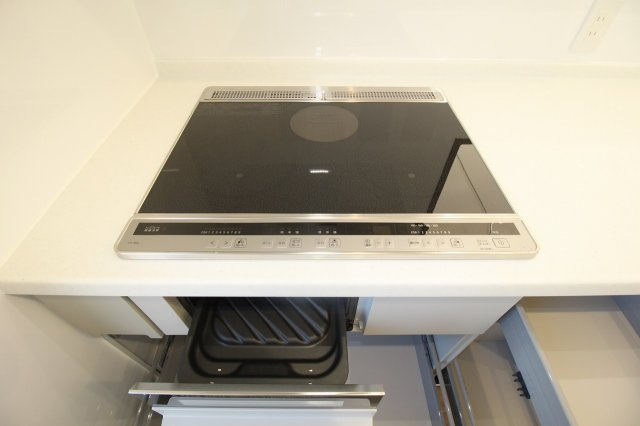 香美市土佐山田町宝町2丁目　Ｂ号棟　新築戸建のキッチン|ＩＨクッキングヒーター