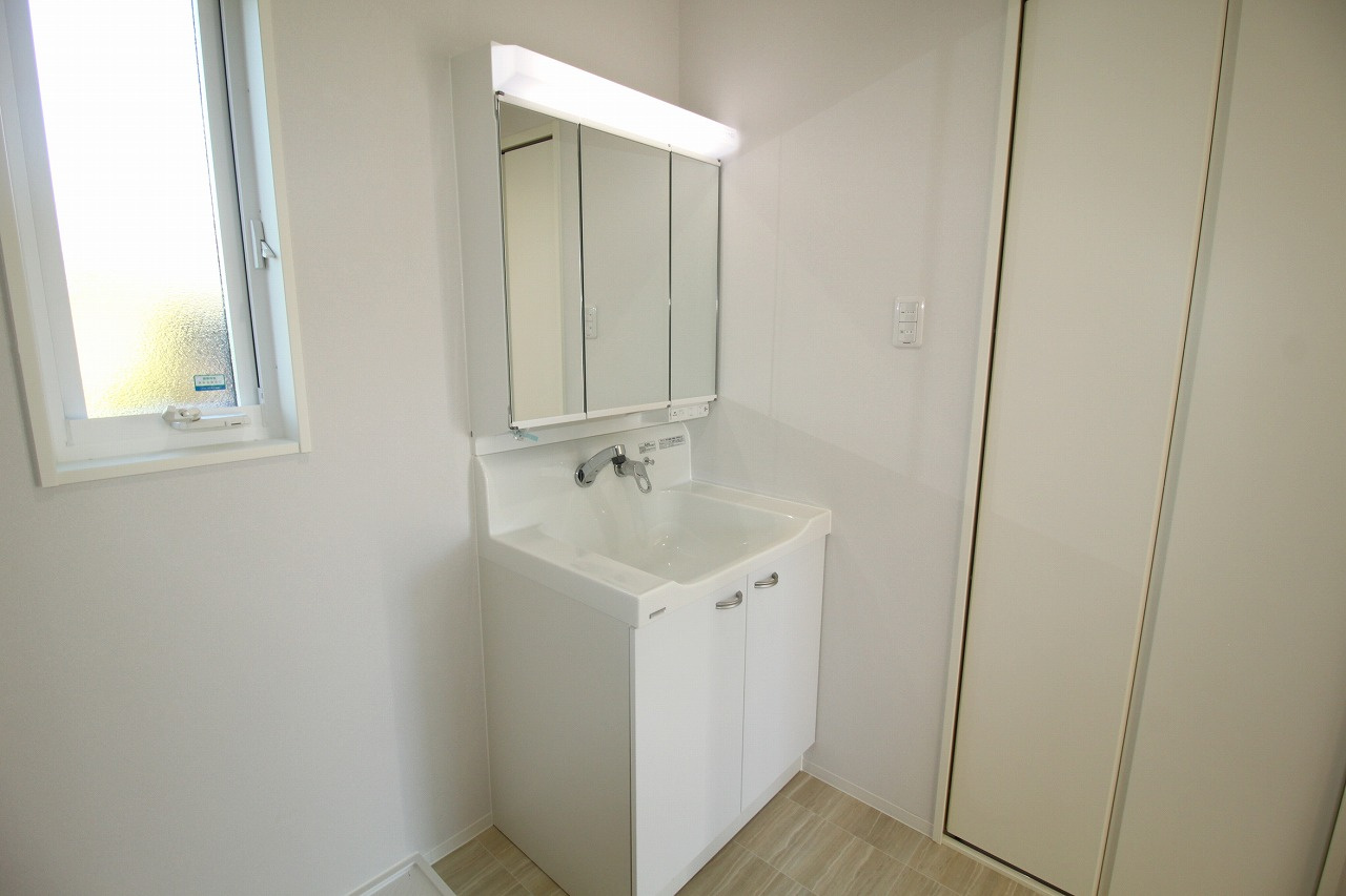 香美市土佐山田町宝町2丁目　Ｂ号棟　新築戸建の独立洗面台