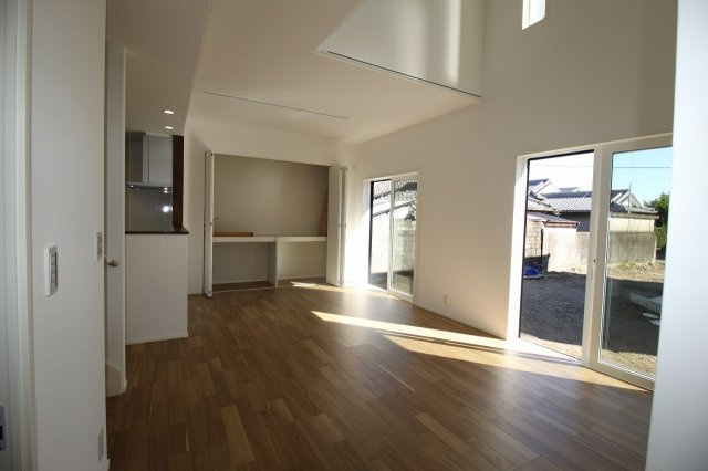 香美市土佐山田町宝町2丁目　Ｂ号棟　新築戸建の居間・リビング|LDK 　16.3帖