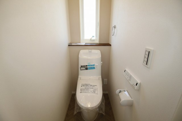 香美市土佐山田町宝町2丁目　Ｂ号棟　新築戸建のトイレ|2Ｆ