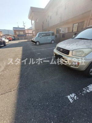 【駐車場】 | ガーデンコート平松AP