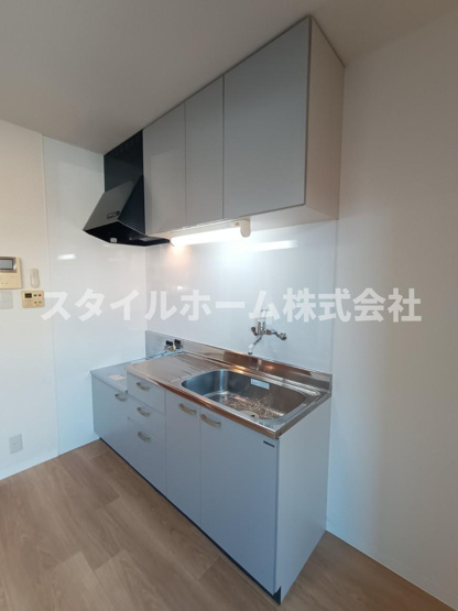 【キッチン】 | ガーデンコート平松AP | 同建物内別部屋の写真です。