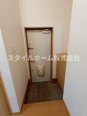 【玄関】 | リバティ八幡B