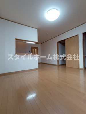 【居間・リビング】 | リバティ八幡B