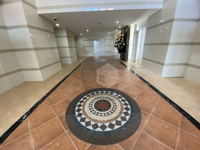 東大阪市長田西４丁目の賃貸マンションのロビー