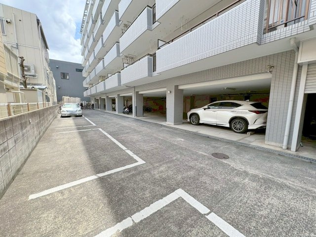 第3丸重グランドハイツの駐車場