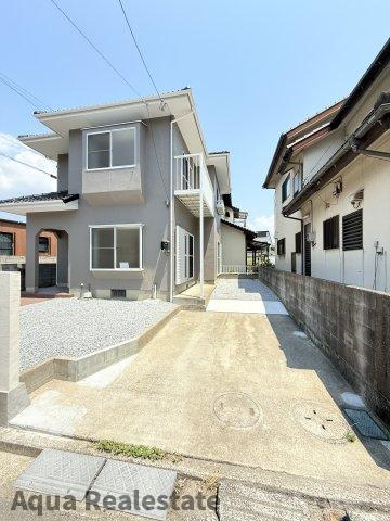 高松市国分寺町新名　リノベ住宅の駐車場