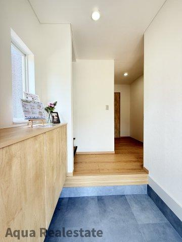 高松市国分寺町新名　リノベ住宅の玄関