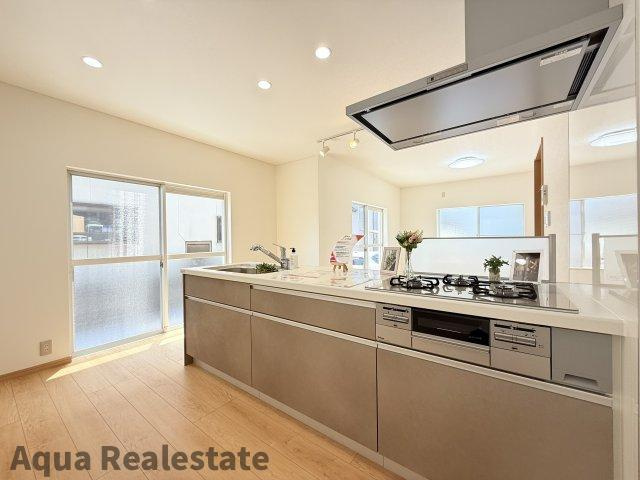 高松市国分寺町新名　リノベ住宅のキッチン