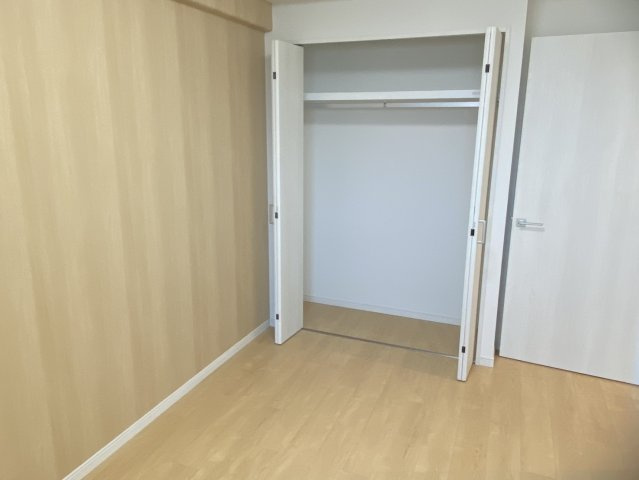 キャッスル峰壱番館の洋室