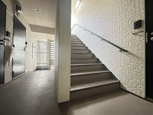 F Maison AtrioⅡのエントランス