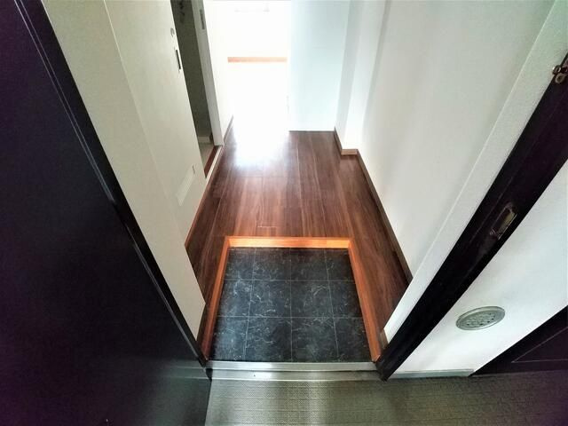 グランベール２号館の玄関