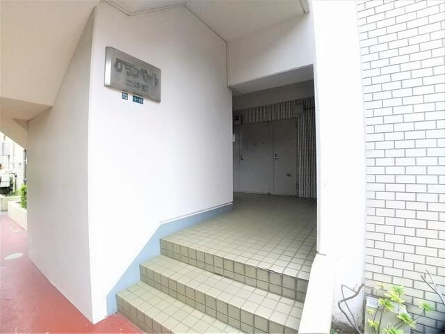 グランベール２号館のエントランス