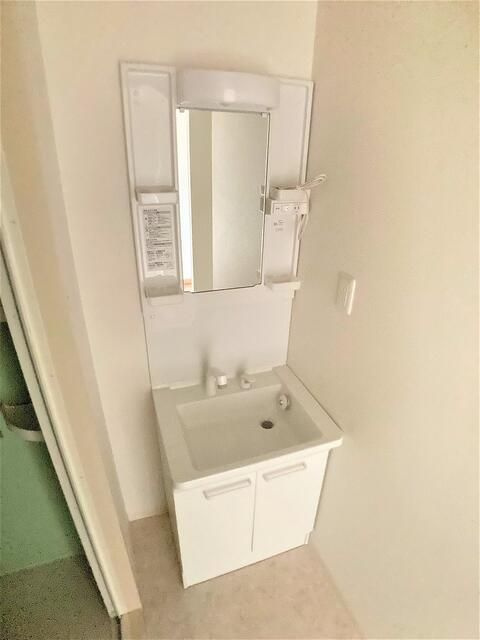 グランベール２号館の独立洗面台