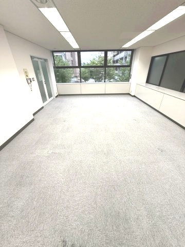 ニューインダストリービル