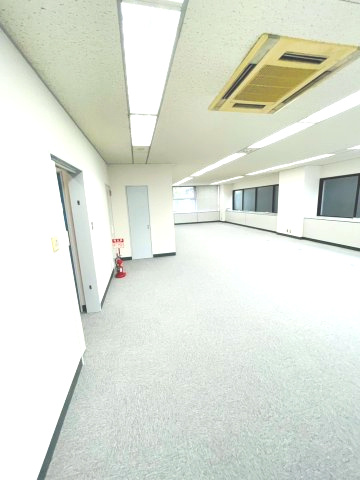 ニューインダストリービルの内装