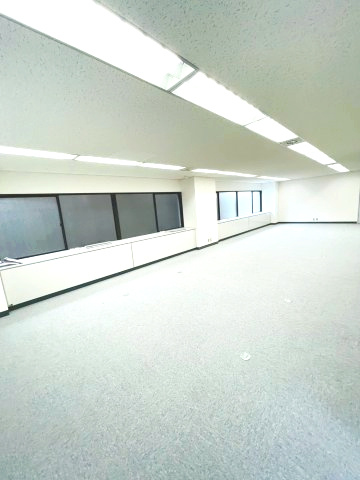 ニューインダストリービルの内装