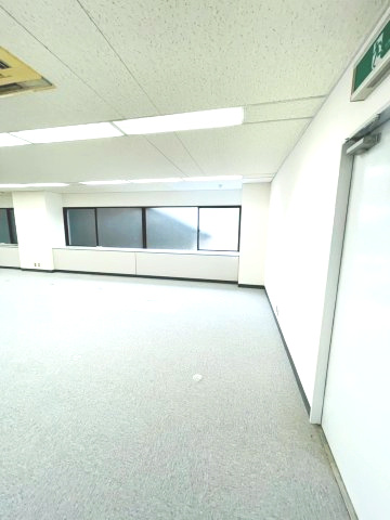 ニューインダストリービルの内装