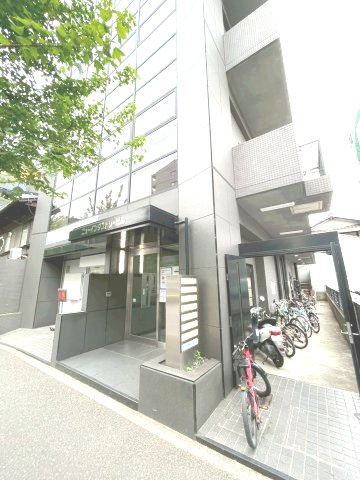 ニューインダストリービルのエントランス