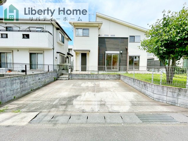 龍ケ崎市藤ケ丘6丁目　中古戸建の駐車場