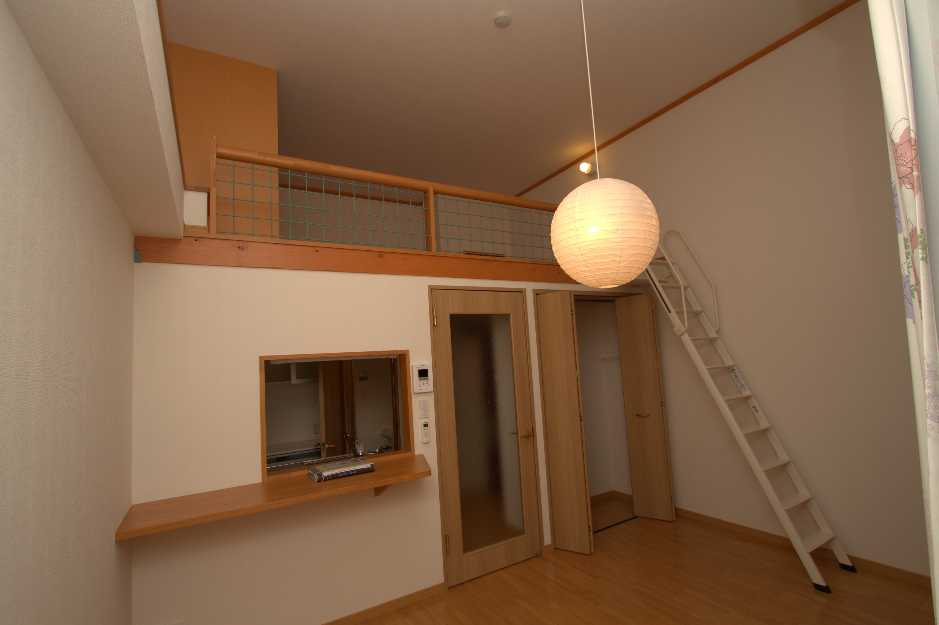 クレストハウス　ロフト　三軒茶屋エリア　最上階の内装