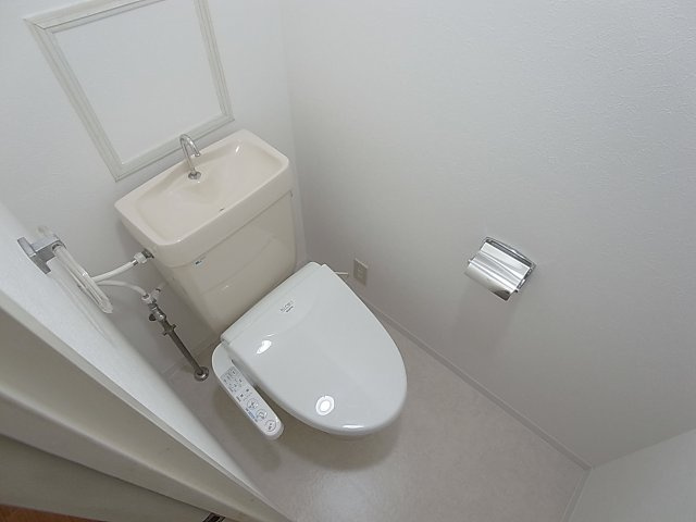 サンコート萩乃台のトイレ|温水洗浄便座付きのトイレ