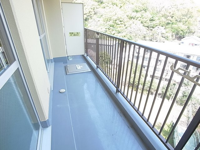 サンコート萩乃台のバルコニー|バルコニーは洗濯物がたくさん干せます