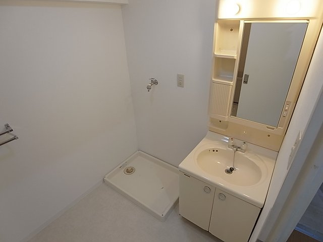 サンコート萩乃台の洗面所|独立洗面・洗濯機置場