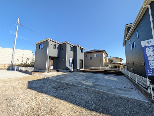 【間取り】 | リーブルガーデン.S渋川市行幸田ー② | 明るくモダンな全室洋室仕様！
キッチンにはゴミ出しに便利な勝手口付き！