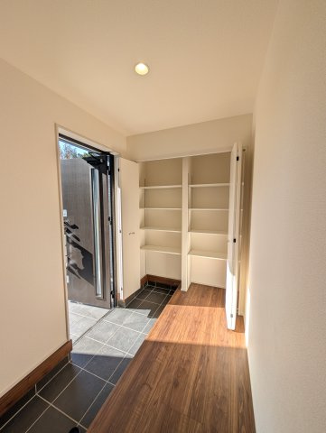 【玄関】 | リーブルガーデン.S渋川市行幸田ー②