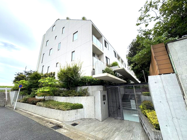 ロイヤルシーズン二子玉川の外観