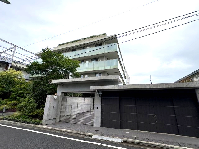 ロイヤルシーズン二子玉川の外観