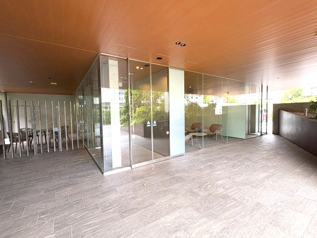 ロイヤルシーズン二子玉川のエントランス